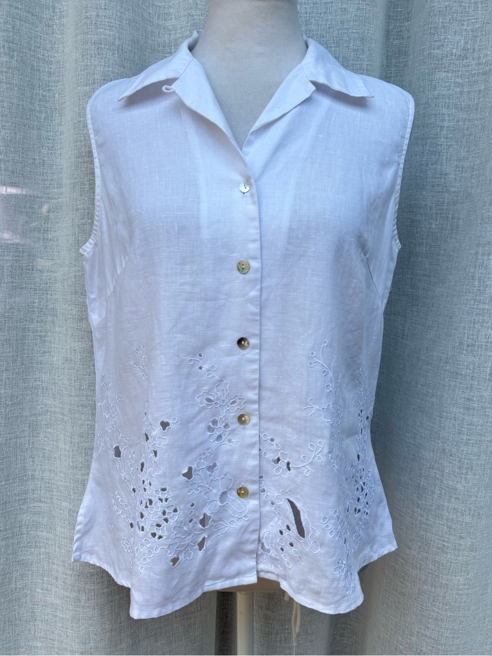 1990 Richard Malcolrn cotton button down sleeveless embroidered blouse